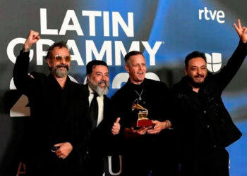 Molotov permanece fiel a la vieja escuela en su nueva música y recibe reconocimiento en los Latin Grammy