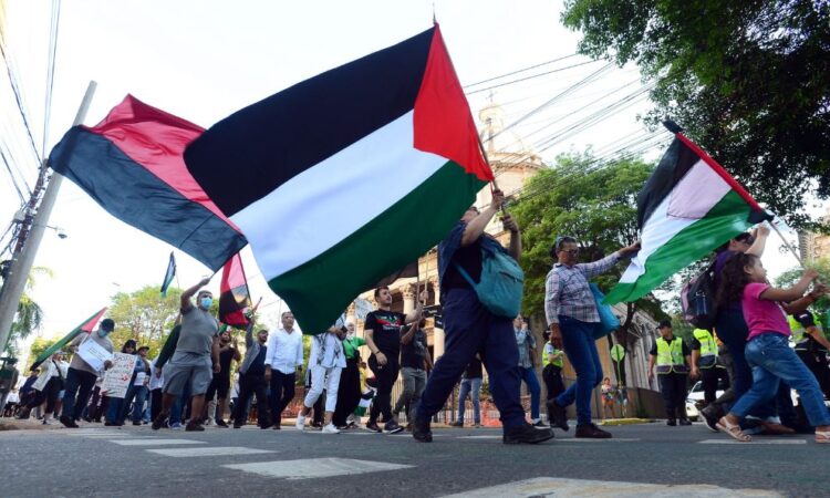 Marchan en Paraguay en apoyo a Palestina
