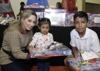 Ofrece UAT festejo infantil navideño a hijos del personal  sindicalizado