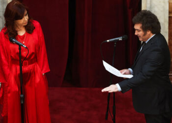 El ultraliberal Javier Milei asume como presidente de Argentina