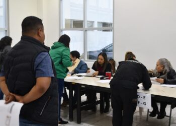 Guardia Estatal y personal de la SSPT reciben becas estatales