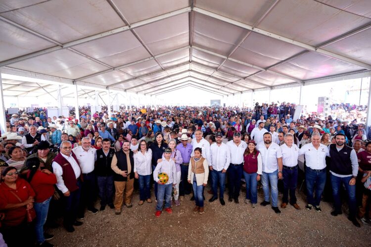 Benefician Gobierno del Estado y DIF Tamaulipas a más de 4 mil personas con brigada navideña en el altiplano