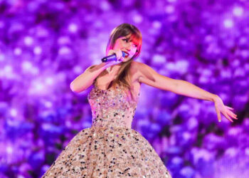 La cantante de pop Taylor Swift celebra sus 34 años en la cima del éxito