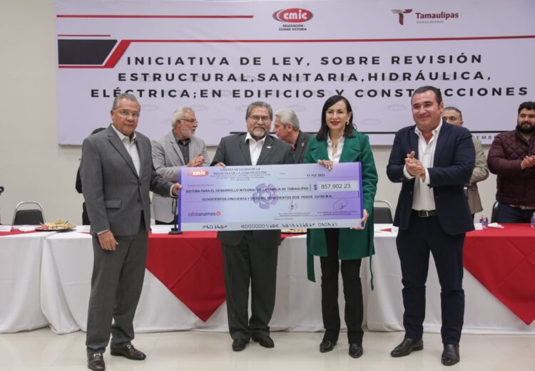 Recibe DIF Tamaulipas donativo de la Cámara Mexicana de la Industria de la Construcción
