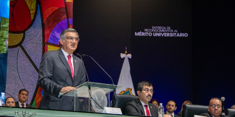 Reafirma gobernador Américo Villarreal respaldo a la Universidad Autónoma de Tamaulipas
