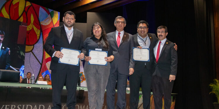 Reafirma gobernador Américo Villarreal respaldo a la Universidad Autónoma de Tamaulipas