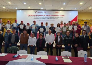 Acreditan a productores de mezcal de San Carlos en inocuidad y buenas prácticas