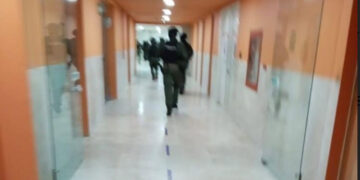 Balaceras y bloqueos de calles en Reynosa dejan un policía muerto