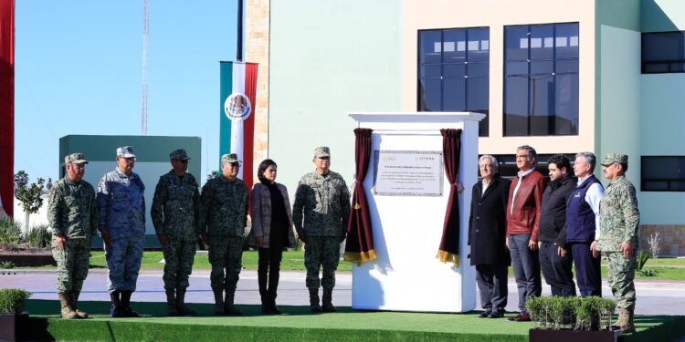 Inaugura AMLO instalaciones del 16o. Regimiento de Caballería Motorizada en Nuevo Laredo