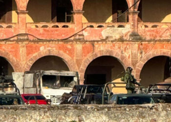 Comando irrumpe en posada de Salvatierra y asesina a 11 jóvenes; 12 resultan heridos