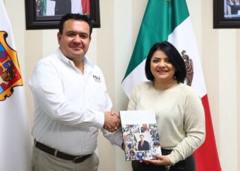 Fiscal General Irving Barrios entrega informe escrito al Congreso