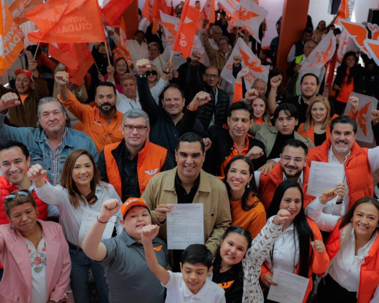 Con acarreados Roberto Lee pide registro como aspirante de MC en Matamoros