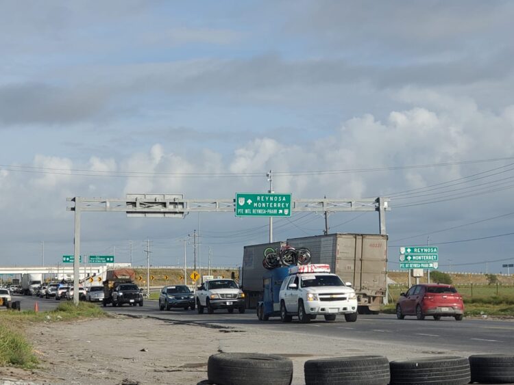 Guardia Estatal acompañan a Caravana Migrante por carreteras de Tamaulipas
