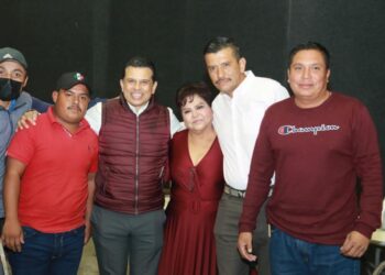 Renueva alcalde de Victoria con sindicato voluntad para trabajar juntos por la ciudad