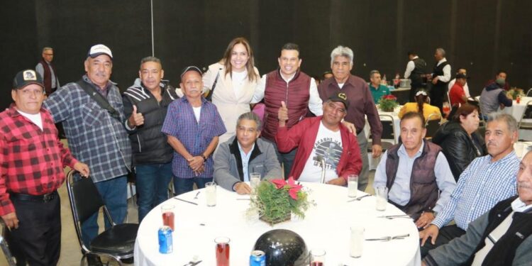 Renueva alcalde de Victoria con sindicato voluntad para trabajar juntos por la ciudad