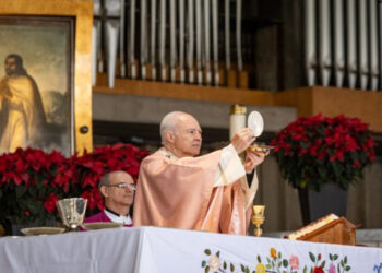 Arzobispo Primado de México llama a fortalecer a las familias en esta navidad