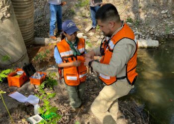 Estudiantes de la UAT realizan el muestreo de agua subterránea en municipios de Tamaulipas