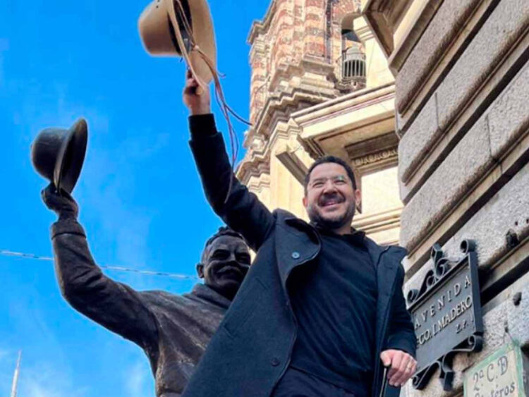 Develación de la estatua de Francisco Villa en el Centro Histórico de CDMX