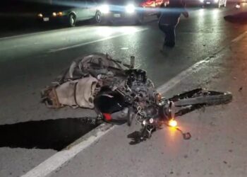 Camioneta embiste a motociclistas en Libramiento Naciones Unidas; mueren dos