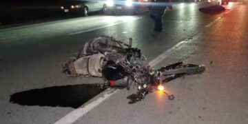 Camioneta embiste a motociclistas en Libramiento Naciones Unidas; mueren dos