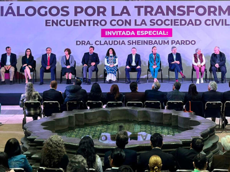 Presenta Sheinbaum equipo para proyecto de Nación 2024-2030