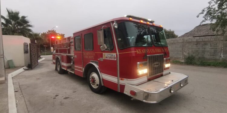 Fuga de gas en boiler de residencia en Fracc. Valle Oriente moviliza a bomberos