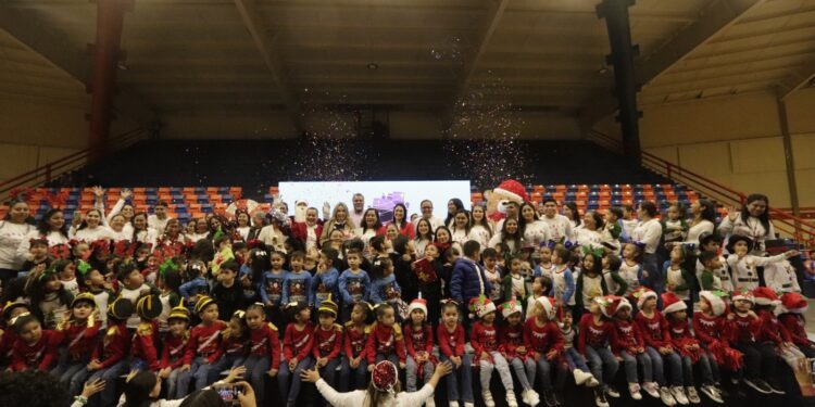 Preside esposa del rector festival navideño de la UAT 2023