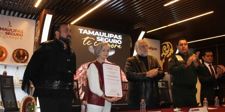 Inauguran exposición turística “Tamaulipas seguro te enamora” en Punto México