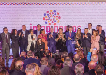 Presenta Xóchitl Gálvez 29 responsables de mesas temáticas