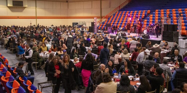 Refrenda el rector Dámaso Anaya compromiso con los trabajadores de la UAT