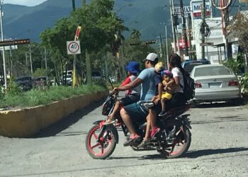 Refuerzan acciones para que motociclistas de Victoria usen el casco al conducir