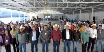 Agroproductores participan en Tianguis Rural en Jaumave