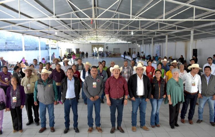Agroproductores participan en Tianguis Rural en Jaumave