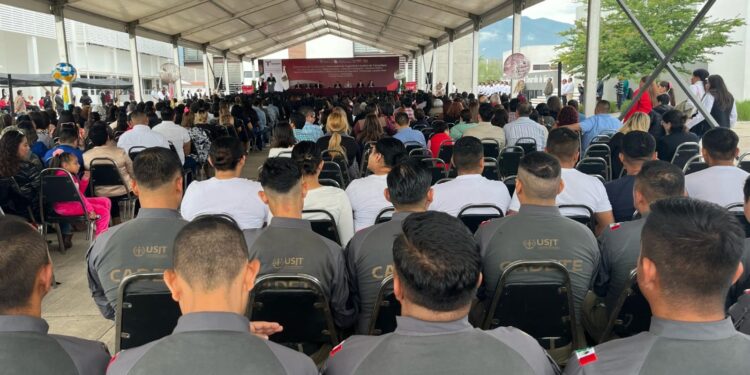 Entrega USJT 182 graduados de sus carreras y cursos para guardia estatal y ministerios públicos