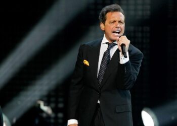 Abre Luis Miguel 28 fechas para 2024: Monterrey, Tampico, Saltillo…