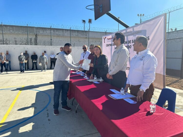 Reciben constancias de capacitación 86 personas en el penal de Cd. Victoria