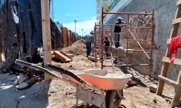 AMLO llama a trabajadores de construcción para la reconstrucción en Acapulco