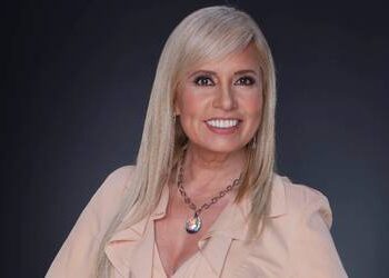 Carla Estrada se despide de Televisa después de 45 años de éxitos