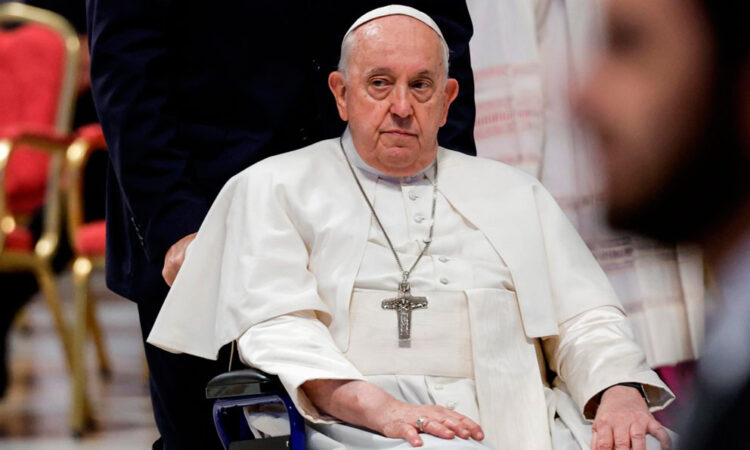 Macron invitará al Papa a la reapertura de Notre Dame en 2023