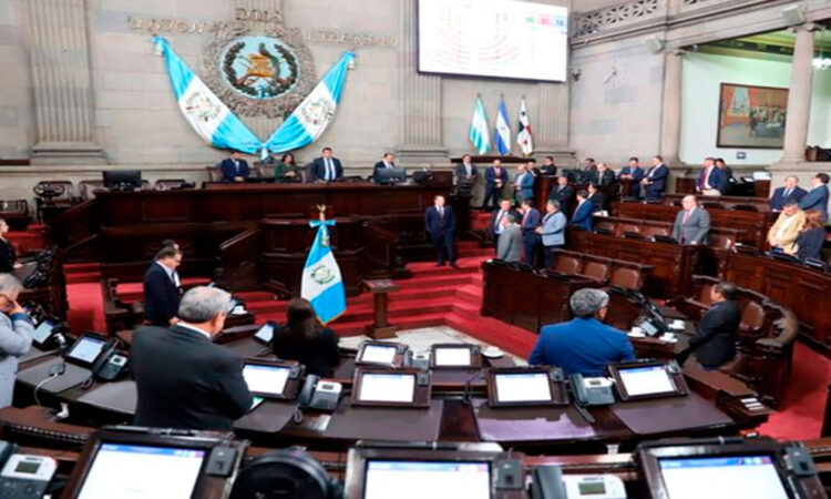 EU prohíbe entrada a 300 Guatemaltecos: 100 son diputados