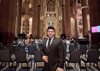 Canta tenor victorense en misa en honor al Papa Francisco