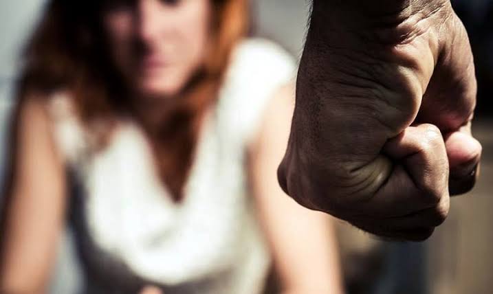 Solo 7 por ciento de mujeres denuncian el maltrato