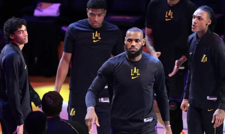 LeBron James dedica la victoria en el In-Season Tournament a los fanáticos de los Lakers