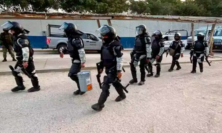 Motín en penal de Acapulco: Dos policías heridos en protesta