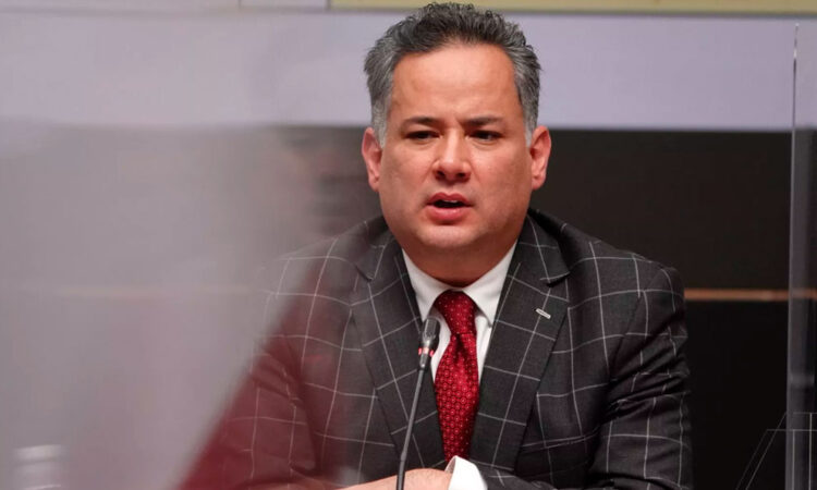 Acusan por lavado de dinero a Santiago Nieto