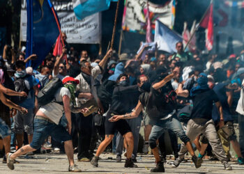 Argentina anuncia sanciones contra manifestantes por cortes de tráfico