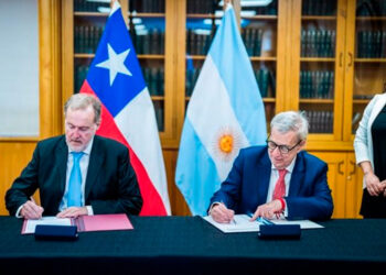 Chile y Argentina firman tratado de extradición para agilizar procesos judiciales