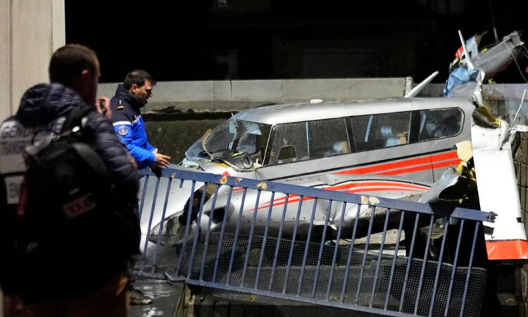 Aterrizaje de emergencia en París: Tres personas sobreviven