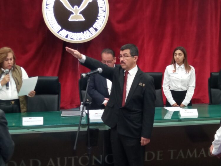 Rinde protesta Dámaso Anaya Alvarado como rector interino de la UAT