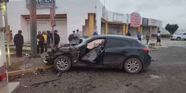 Accidente deja tres heridos